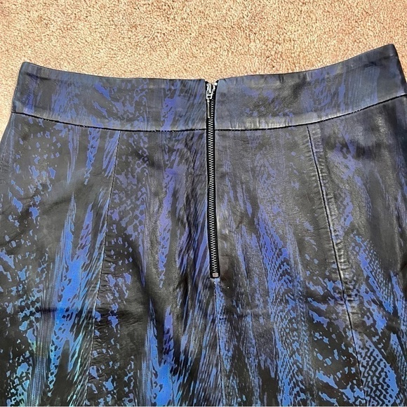 NWT! Elie Tahari Lamb Leather Zinaida Skirt in Ocean Blue. Size 4. - Picture 10 of 16